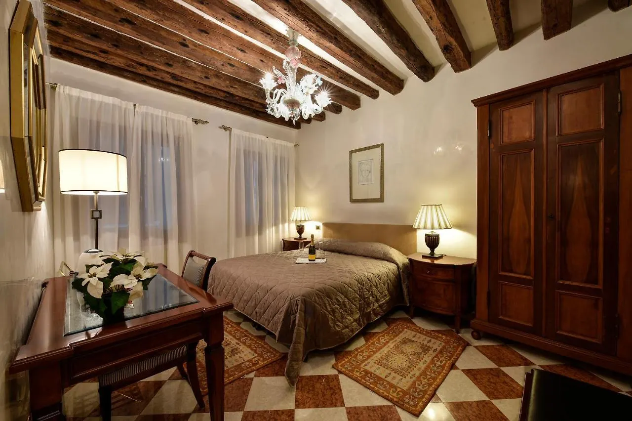** Maison d'hôtes Anzolo Palace - Rooms & Apartments Venise Italie