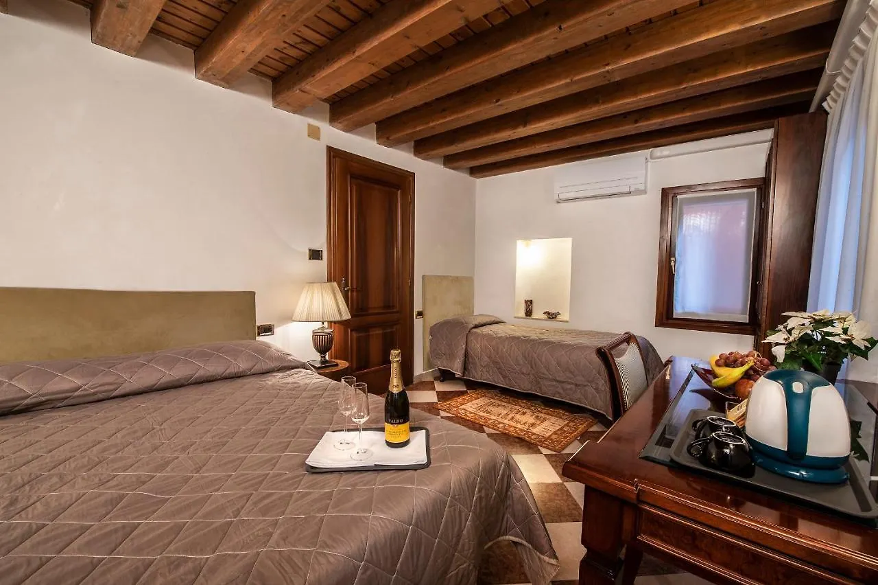 Maison d'hôtes Anzolo Palace - Rooms & Apartments Venise