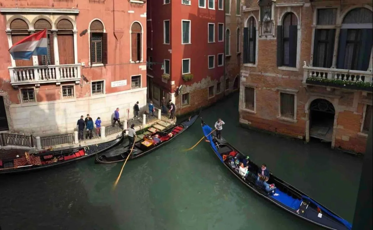 Anzolo Palace - Rooms & Apartments Venise